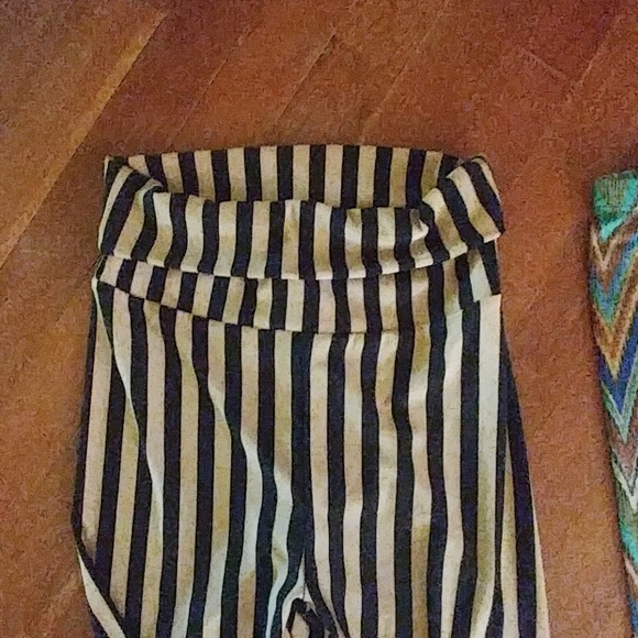 2 pair leggings - Picture 2 of 5